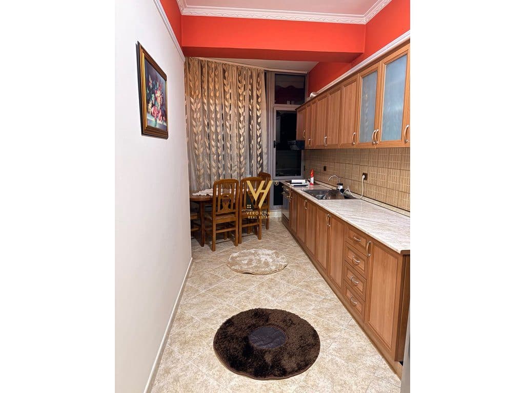 JEPET APARTAMENT 2+1 ME QERA TE RRUGA E KAVAJES 800 EURO 2