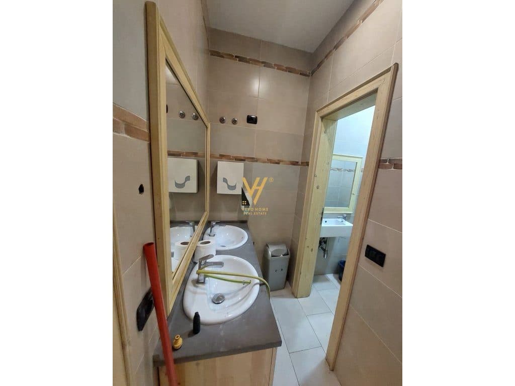 JEPET ZYRE 100 M2 ME QIRA NE DON BOSKO 100.000 LEKE 4