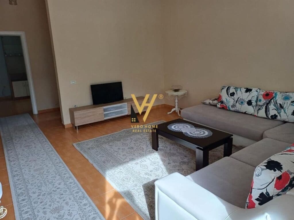 Jepet Apartament 3+1+ballkon me qera te Rruga Jordan Misja 100 m2 4