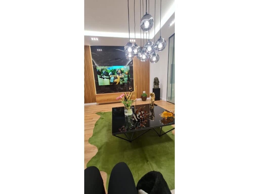 Shitet Apartament 2+1 Rruga Sami Frasheri 100 m2 2