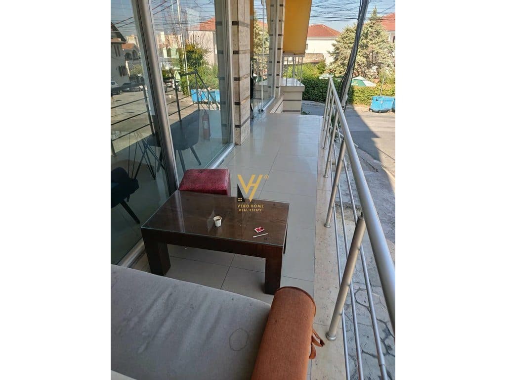 JEPET AMBIENT BIZNESI 250 M2 ME QIRA TE KODRA E PRIFTIT 55.000 LEKE 3