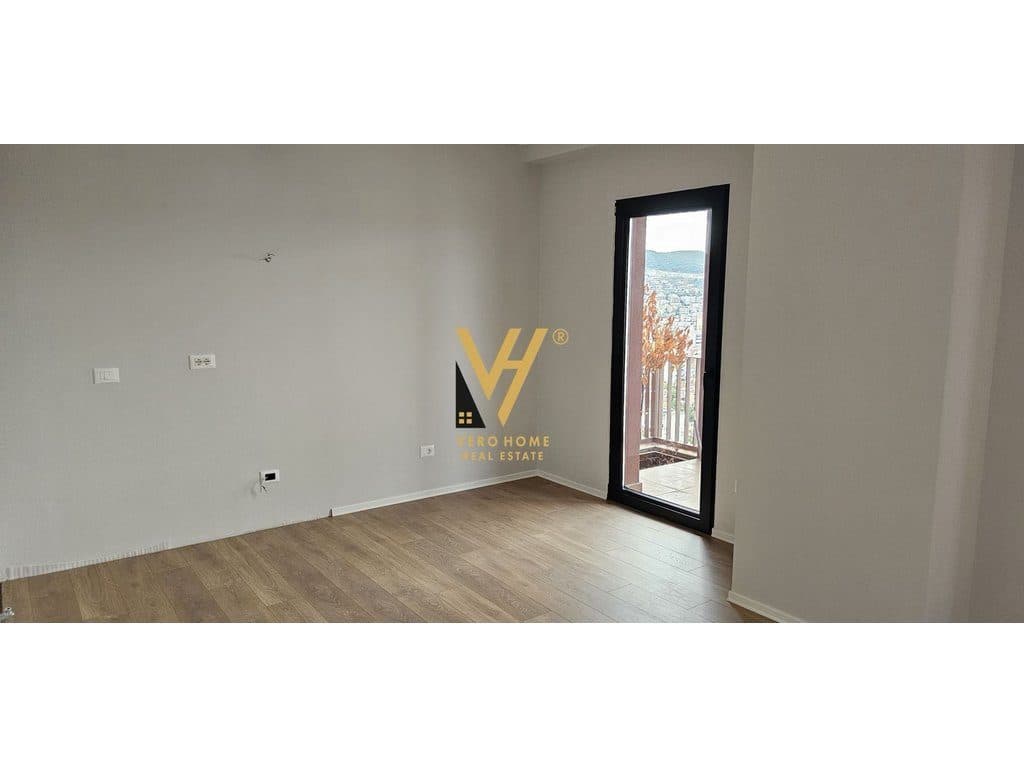 JEPET ZYRE 160 M2 ME QIRA TE GARDEN BUILDING 2.000 EURO 3