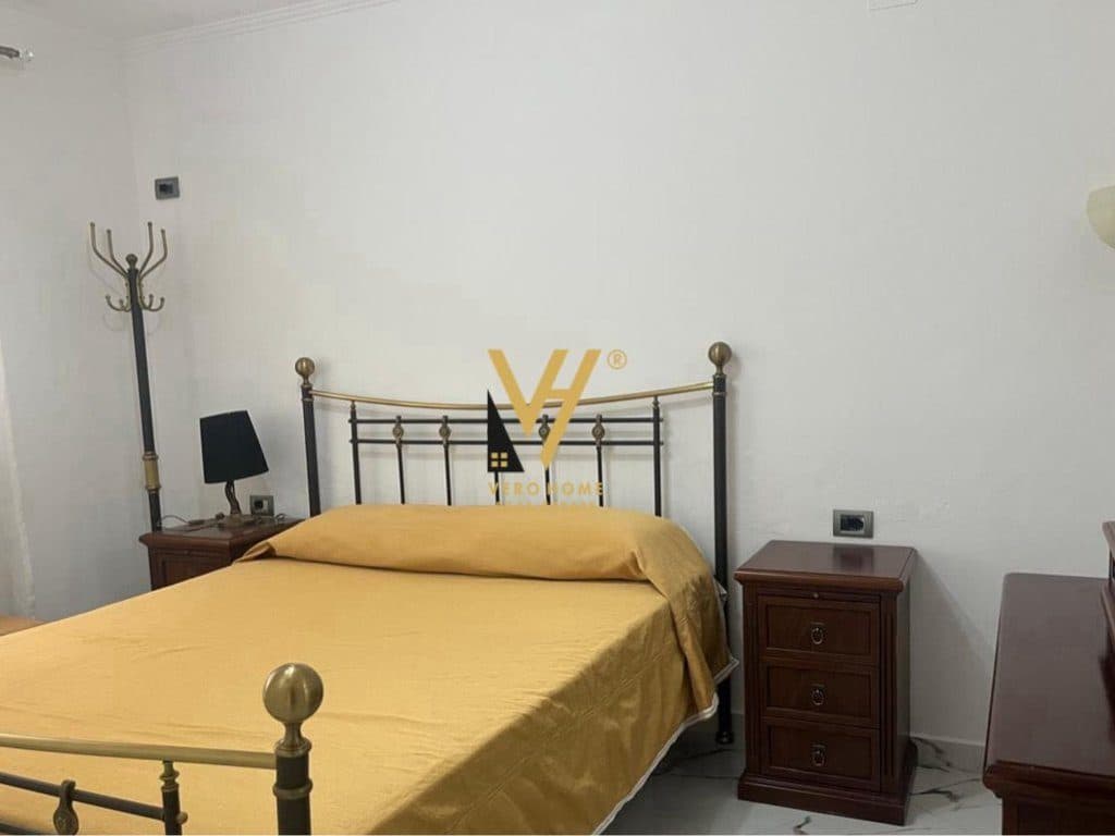 JEPET APARTAMENT 2+1 ME QERA TE RRUGA BESA 55.000 LEKE 4