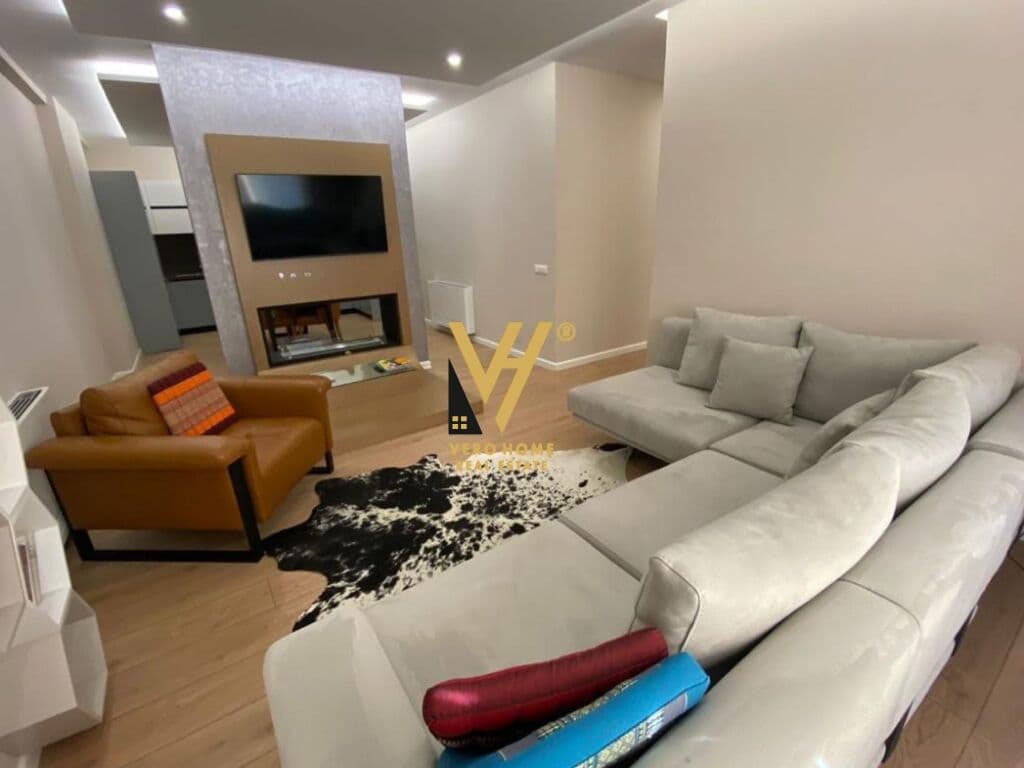 JEPET APARTAMENT 4+1+2 ME QERA TE RRUGA MYSLYM SHYRI 1.200 EURO