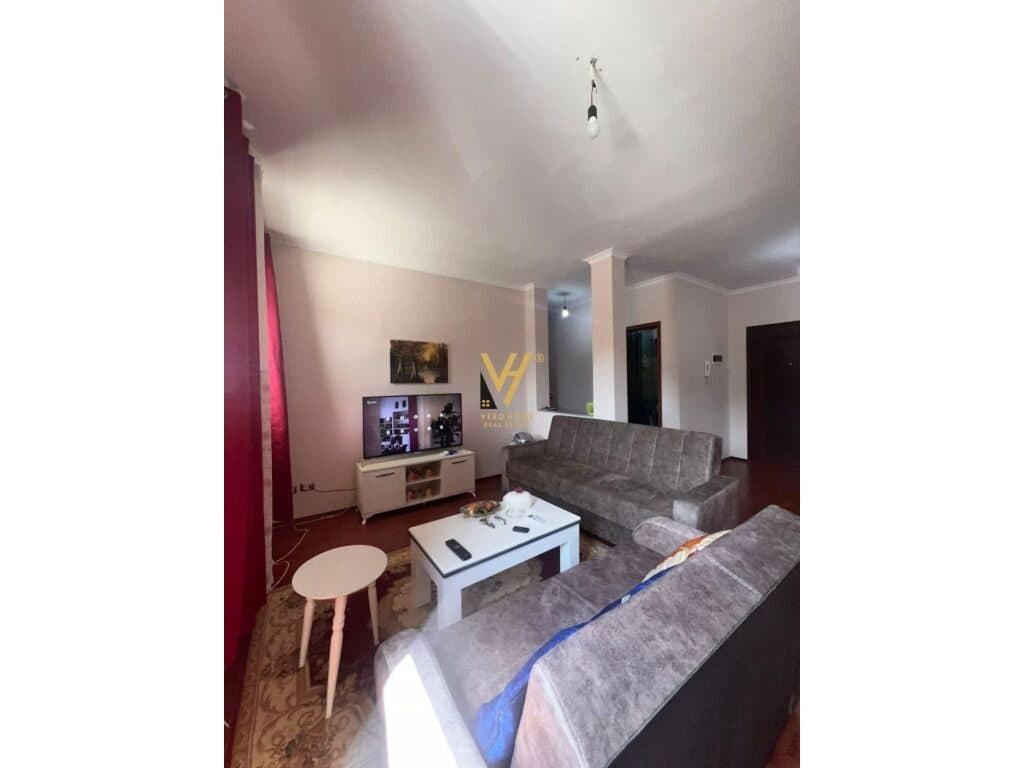 Shitet Apartament 3+1+2+ballkon ne Misto Mame , Pallatet Cabej 110 m2 4