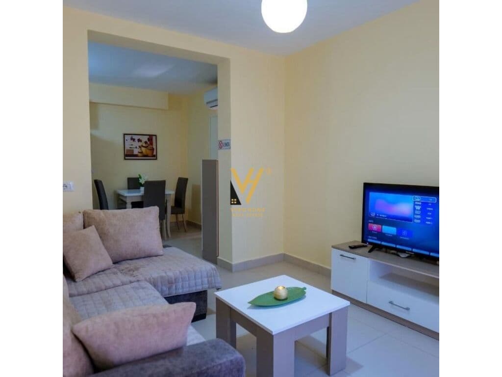 Shitet Vile tre kateshe ne Kinostudio 450 m2 4