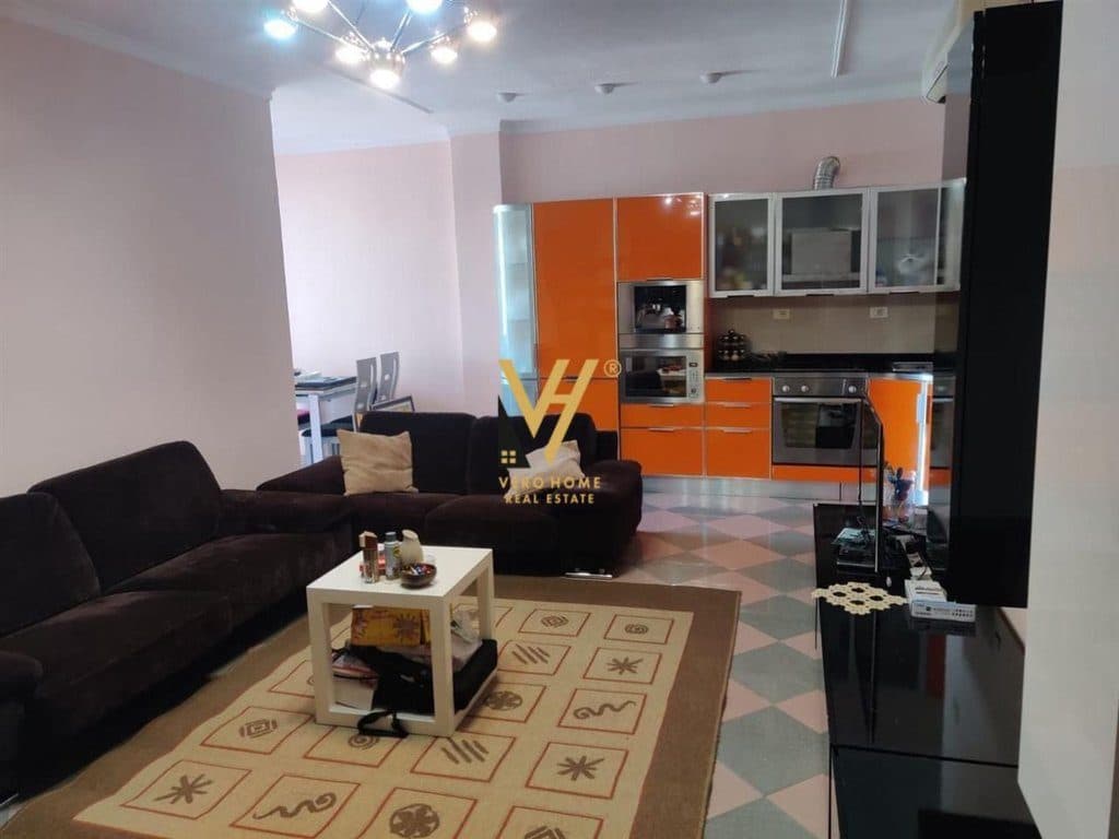 JEPET APARTAMENT 2+1+BLK ME QERA TE RR.NIKOLLA TUPE, BLLOK 800 EURO