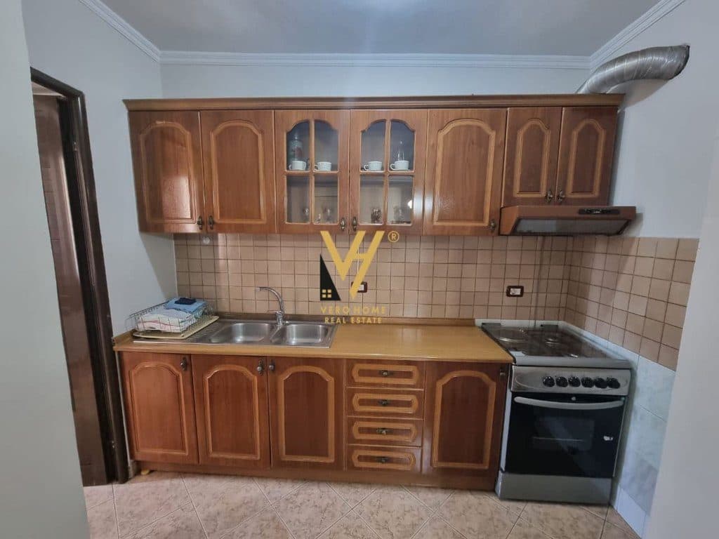 JEPET APARTAMENT 2+1 ME QERA TE BRRYLI 500 EURO 2