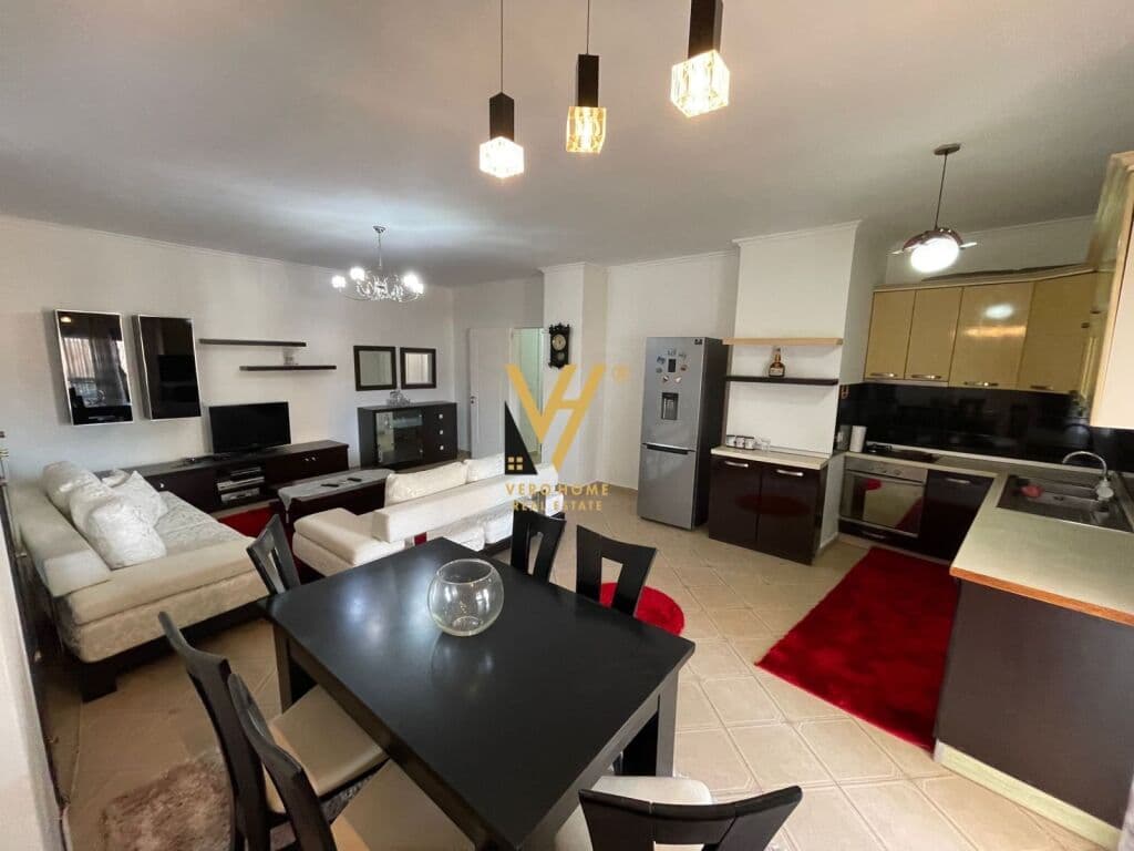 Shitet Apartament 1+1+ballkon te Rruga e Barrikadave 100 m2 2