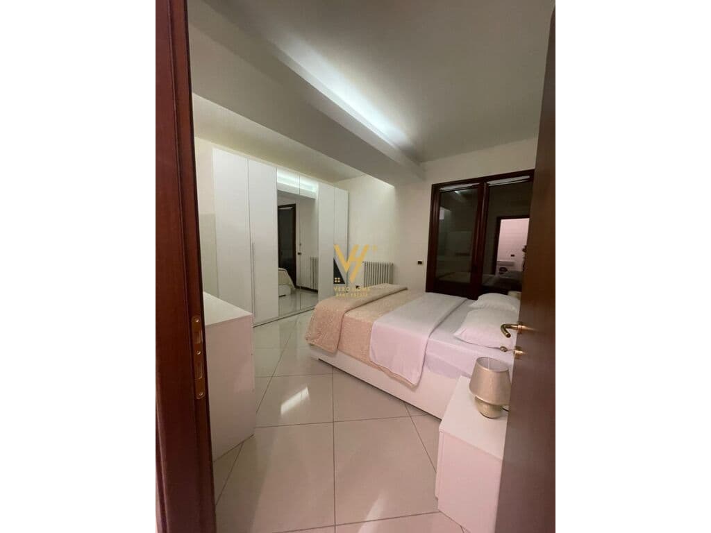 Jepet Apartament 2+1+ballkon me qera ne Kinostudio 85 m2
