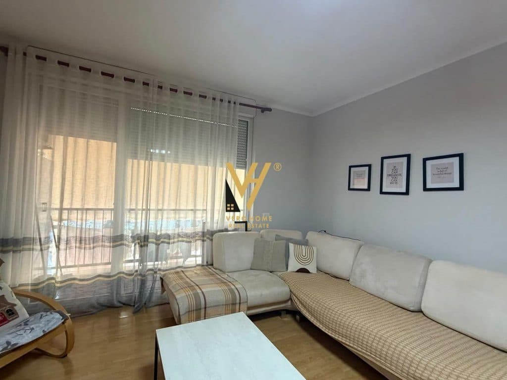 JEPET APARTAMENT 1+1 ME QIRA TE 21 DHJETORI 60.000 LEKE