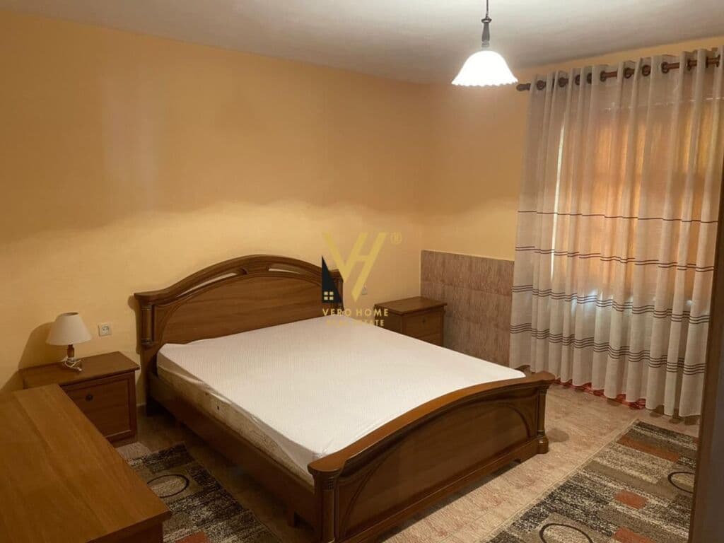 SHITEN 2 SHTEPI PRIVATE NE SELITE 320.000 EURO 4