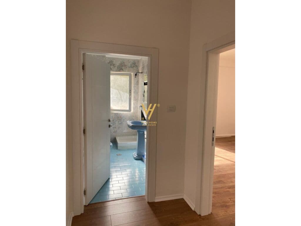 JEPET ZYRE 100 M2 ME QERA TE RRUGA E ELBASANIT 680 EURO 3
