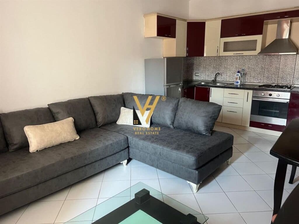 Jepet Apartament 2+1+2+ballkon me qera te Unaza e Re 110 m2