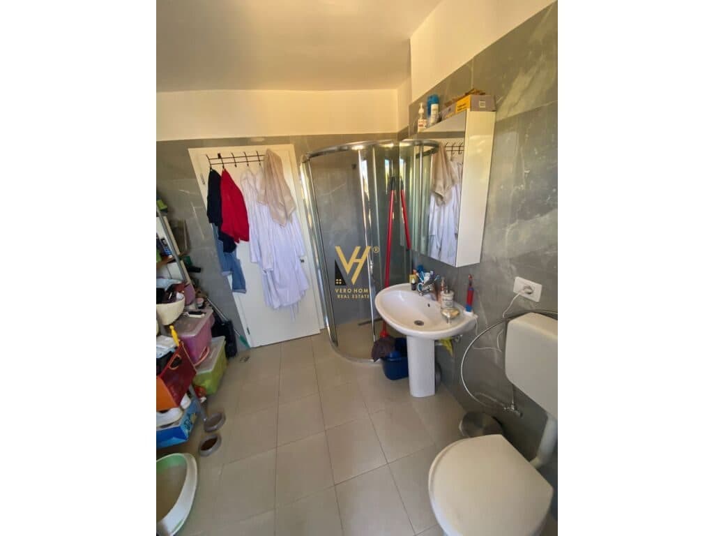 Shitet Apartament 1+1+ballkon ne Vasil Shanto 57 m2 3