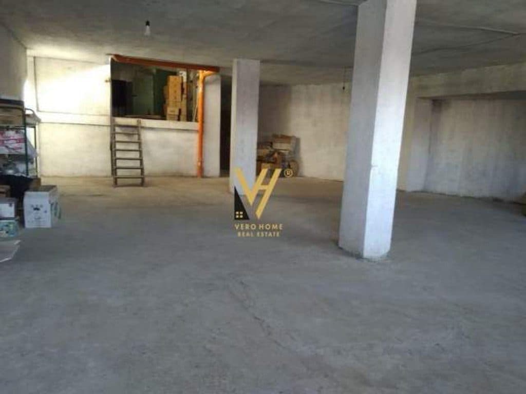 JEPET AMBIENT 1.100M2 ME QERA TE DON BOSKO 3.000 EURO 2