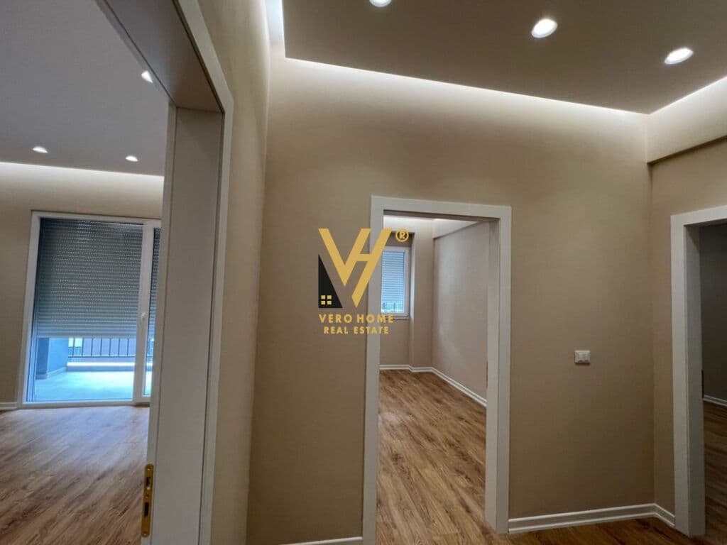 JEPET ZYRE 104 M2 ME QERA TE RRUGA E DIBRES 650 EURO 2