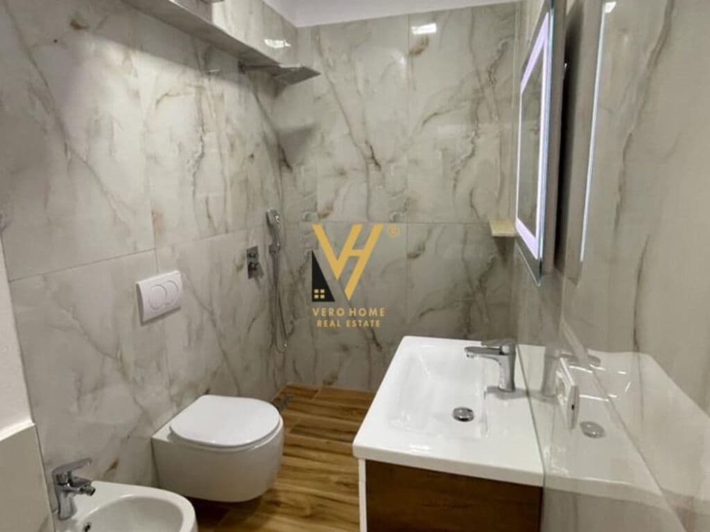 Shitet apartament 1+1 te Rruga e Elbasanit 62 m2 2