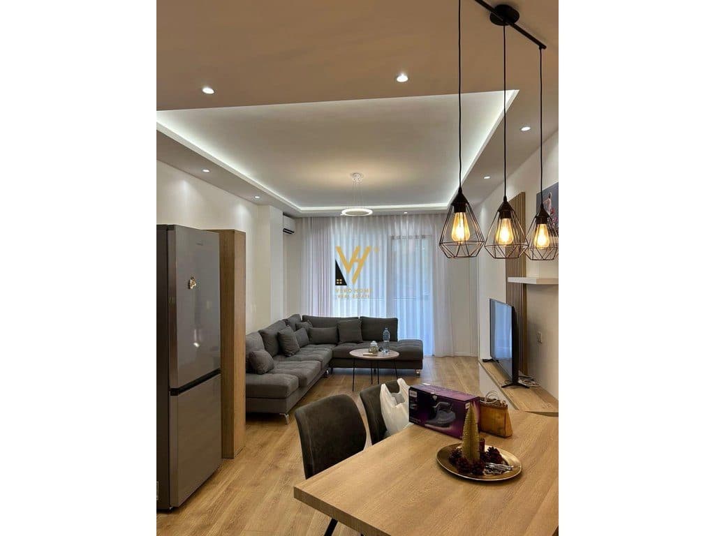 JEPET APARTAMENT 1+1+BLK ME QIRA NE QENDER 65.000 LEKE