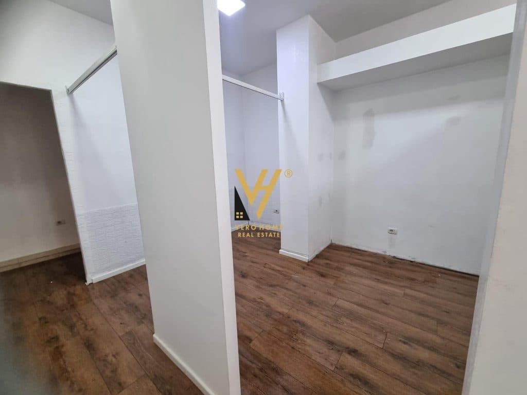 JEPET AMBIENT BISNESI 50 M2 ME QERA NE MYSLYM SHYR 60.000 LEKE 3