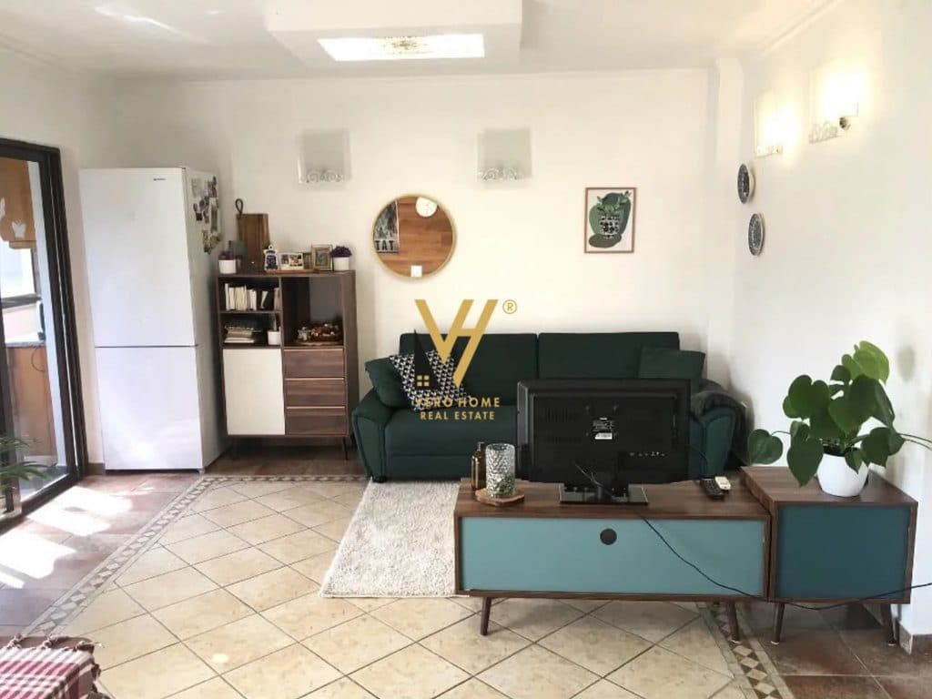 JEPET APARTAMENT 2+1 ME QERA TE RRUGA E DURRESIT 65.000 LEKE