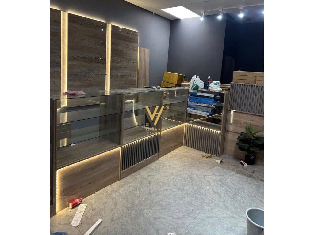 JEPET DYQAN 30 M2 ME QIRA TE RRUGA E DURRESIT 65.000 LEKE