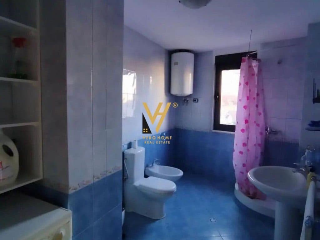 JEPET APARTAMENT 2+1 ME QIRA NE QENDER 700 EURO 4