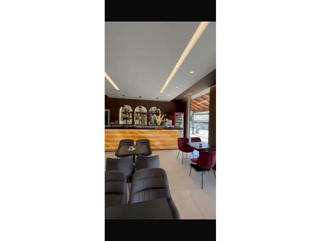 JEPET LOKAL 200 M2 ME QIRA TE UNIVERS CITY 150.000 LEKE 1