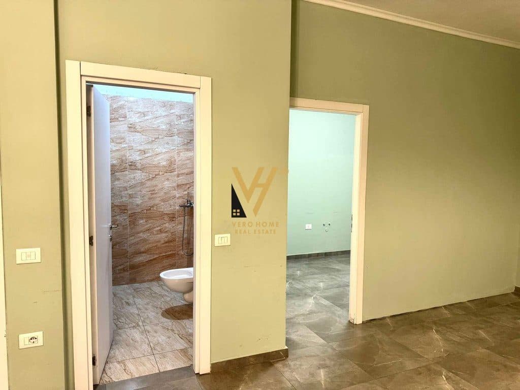 JEPET ZYRE 70 M2 ME QERA TEK ARLIS,FARMACIA 10 – 50.000 LEKE 3