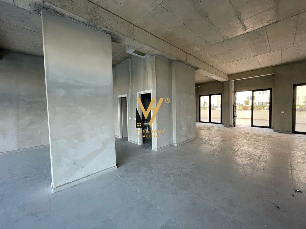JEPET AMBIENT 126 M2 ME QERA TE UNAZA E RE, RIVER RES. 1.300 EURO 3