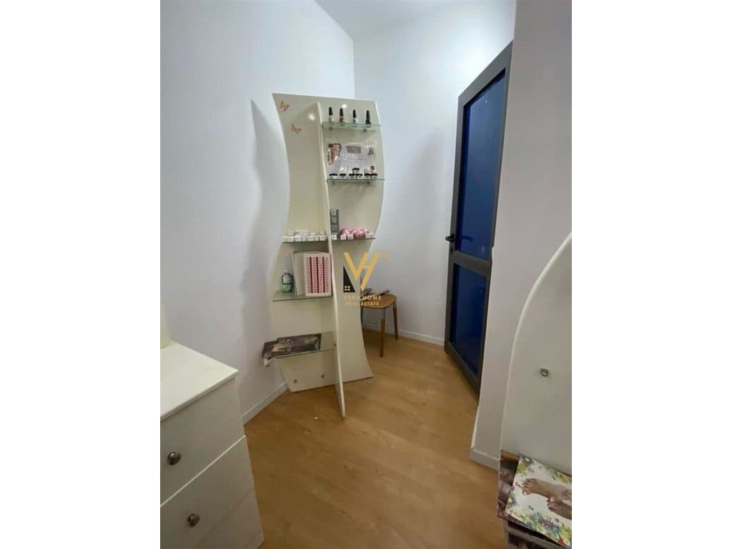 JEPET DYQAN 20 M2 ME QERA NE ALI DEM 350 EURO 2