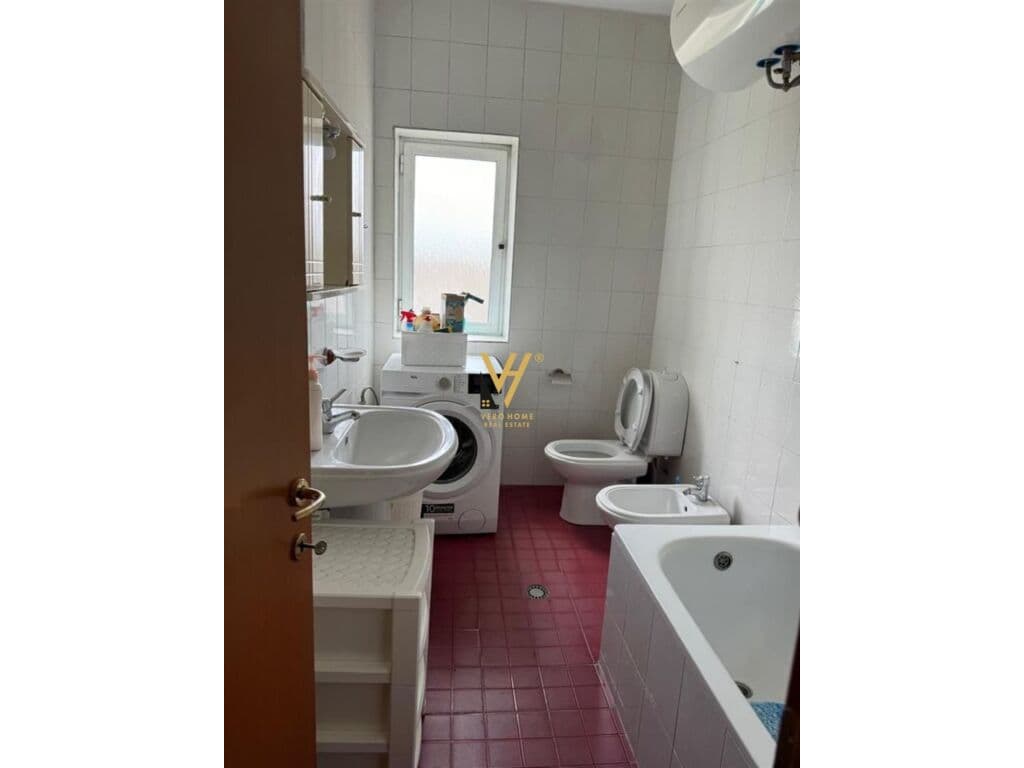 Jepet Apartament 3+1+2+ballkon me qera te Rruga Bardhyl 105 m2 4