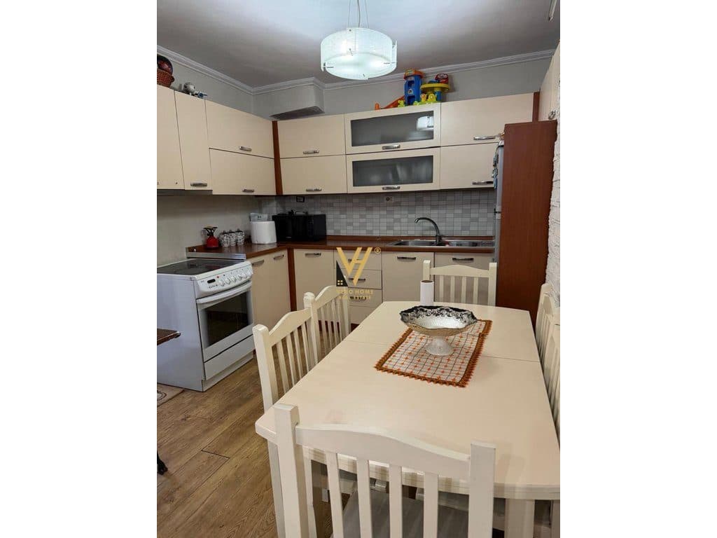 JEPET APARTAMENT 1+1 ME QERA TE SHKOLLA E BASHKUAR 450 EURO 2