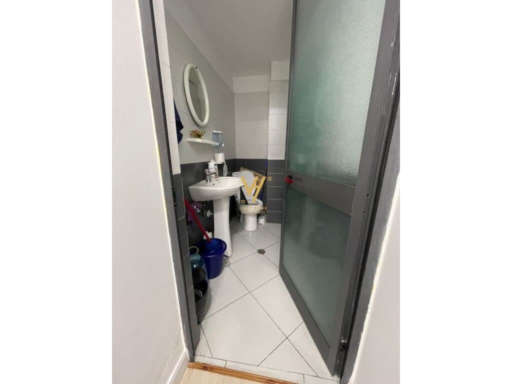 Shitet Dyqan te Selvia 32 m2
