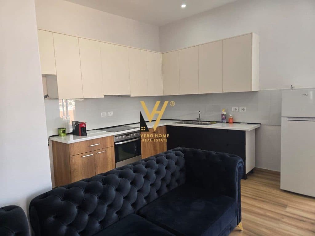 JEPET SHTËPI 5+1+2 ME QIRA NE ALLIAS 1.500 EURO 3