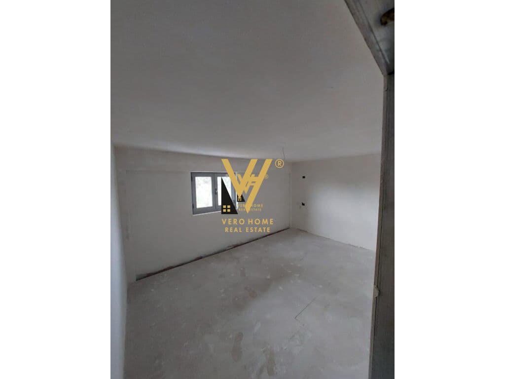 SHITET APARTAMENT DUPLEKS NE MISTO MAME 249.000 EURO 2