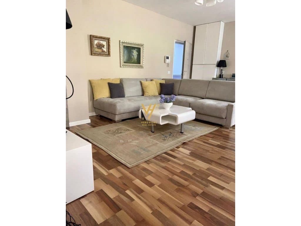 JEPET APARTAMENT 1+1 ME QIRA TE MYSLYM SHYRI 75.000 LEKE