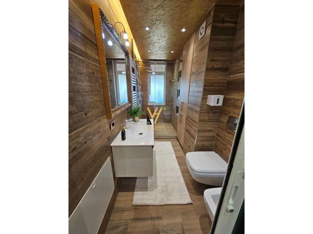 Shitet Apartament 2+1 te Kompleksi Usluga, Stacioni i Trenit 100 m2 4