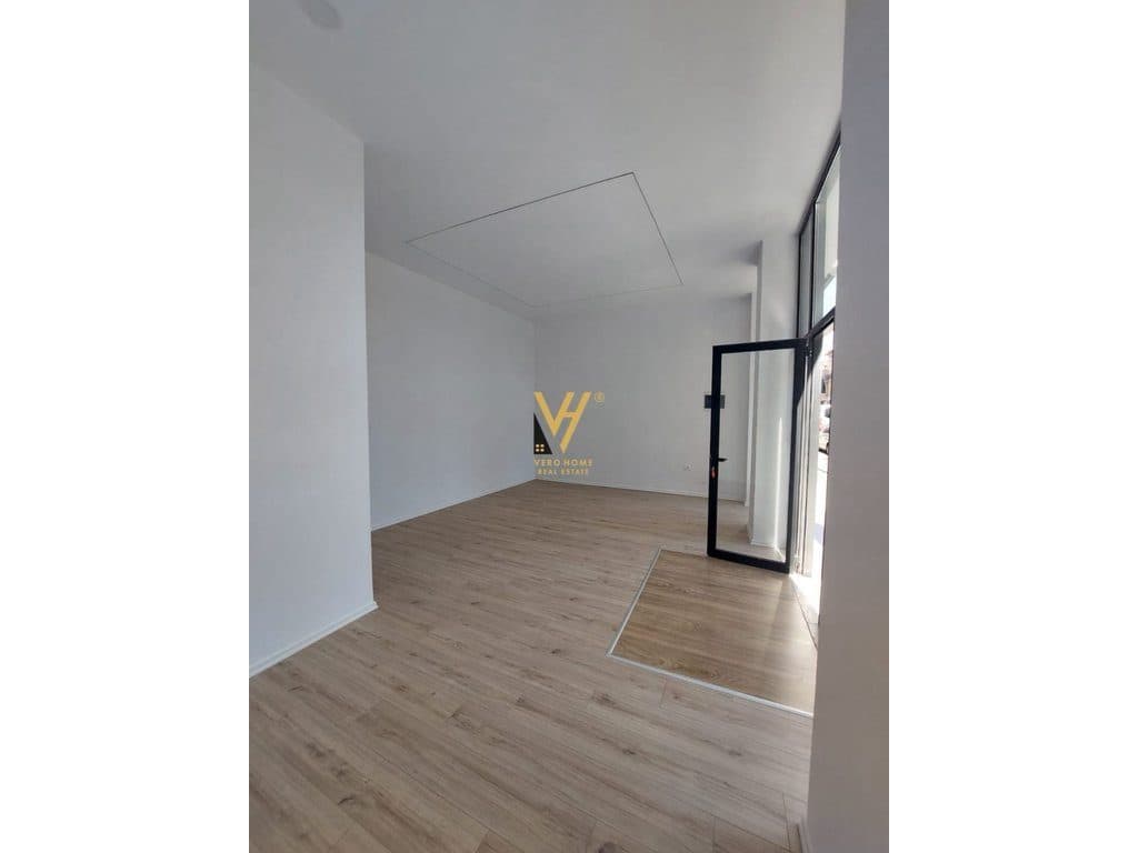 JEPET DYQAN 55 M2 ME QERA TE MINE PEZA 900 EURO