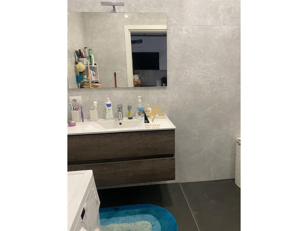 JEPET APARTAMENT 1+1+BLK ME QERA TE STADIUMI DINAMO 900 EURO 4