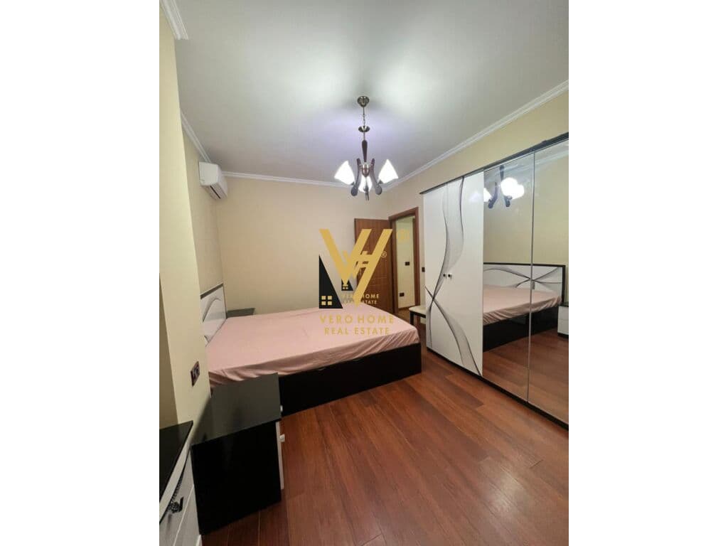 JEPET APARTAMENT 1+1+BALLKON ME QERA TE BRRYLI 500 EURO 3