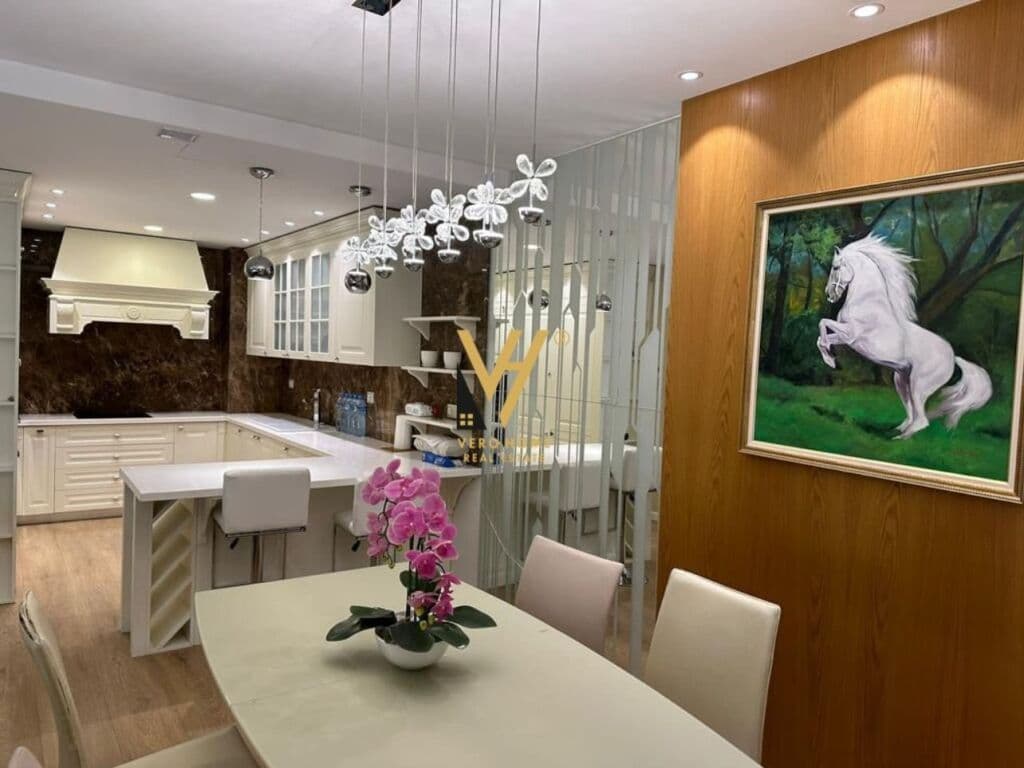 Shitet Apartament 2+1 te Rruga Bardhyl 118 m2 3