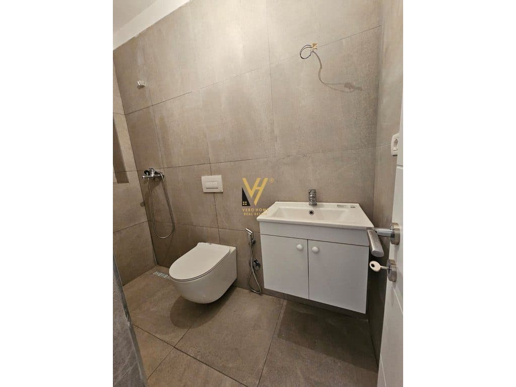 SHITET GARSONJERE 31 M2 NE QENDER 93.000 EURO 4