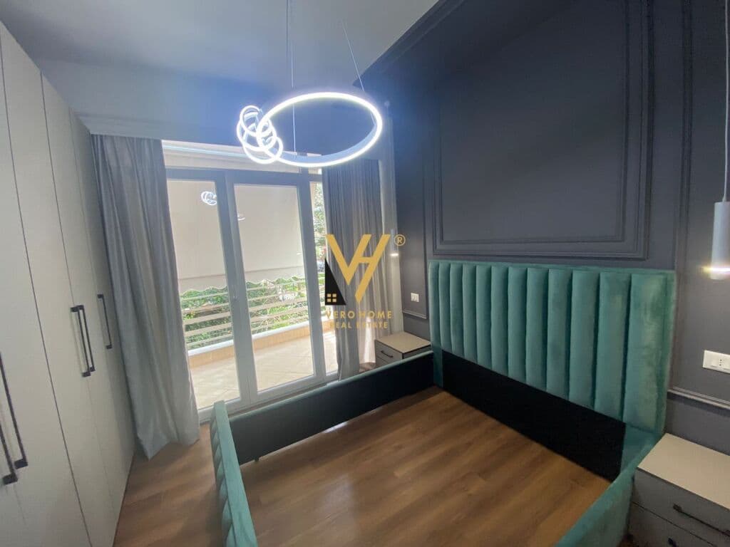 Shitet Apartament 2+1+ballkon te Qendra Kristal 87 m2 2