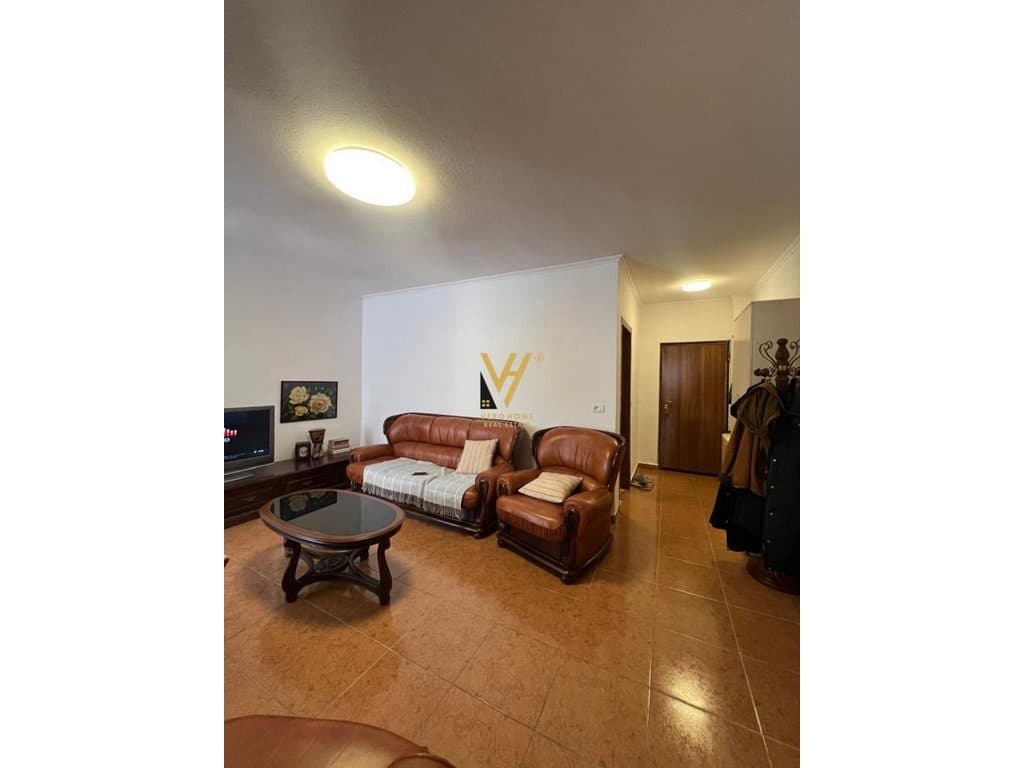 JEPET APARTAMENT 1+1 ME QIRA TE KOMUNA E PARISIT 50.000 LEKE