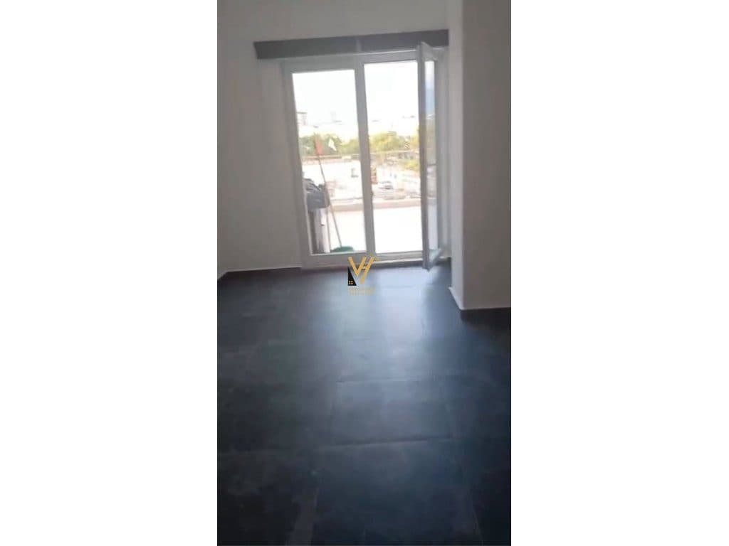 JEPET ZYRE 145 M2 ME QIRA TE ZOGU I ZI 1.000 EURO 2
