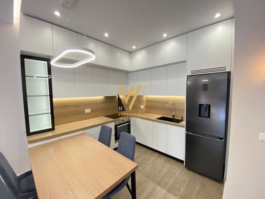 Jepet Apartament 1+1+ballkon me qera pran Kompleksit Olimpik 75 m2 4