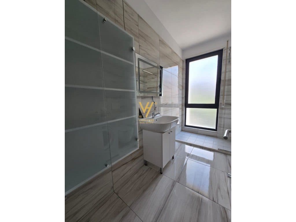 JEPET APARTAMENT 1+1+BLK ME QERA TE ALI DEMI 60.000 LEKE 4