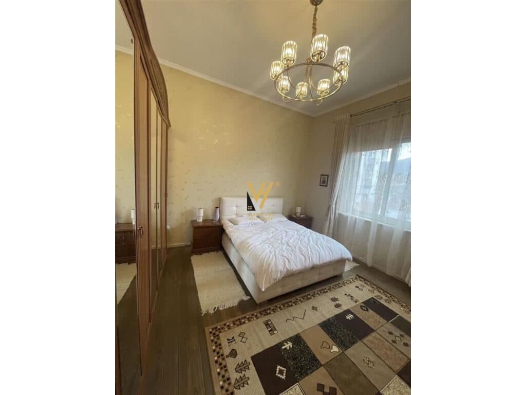 Jepet Apartament 3+1 me qera te Rruga 4 Deshmoret 150 m2 4