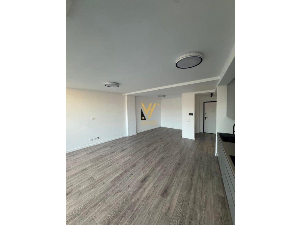 JEPET ZYRE 130 M2 ME QERA TE LAKEVIEW RESIDENCE 1.700 EURO 2